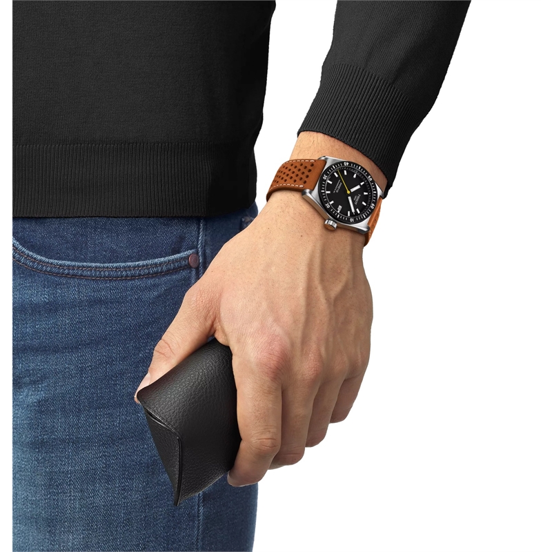 t149-407-16-051-00_wrist.jpg