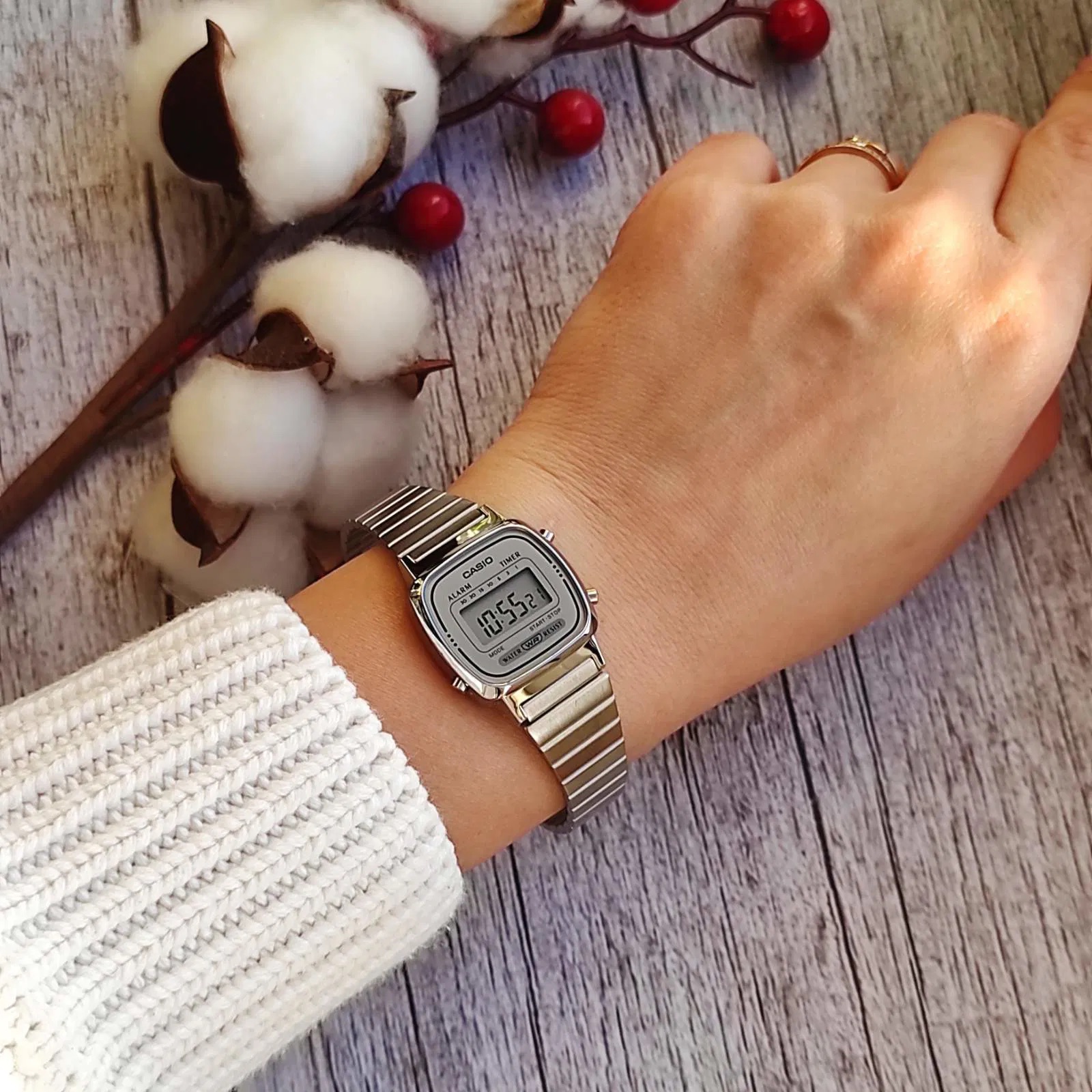 Casio Retro Kadın Kol Saati LA670WA-7